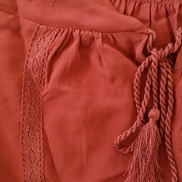 NWT blouse w/ flared sleeves size Medium - Picture 3 of 5